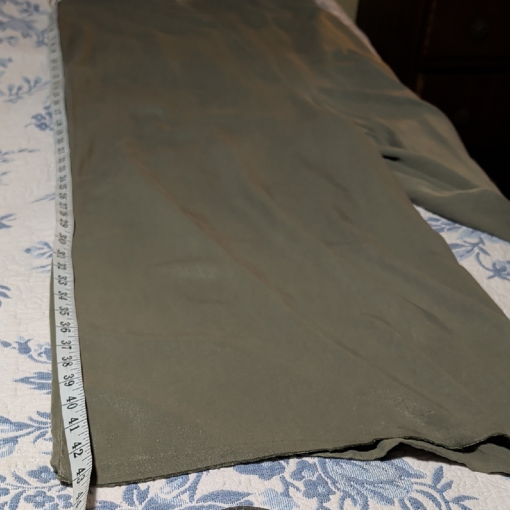 Sleeveless Olive Wide-Leg V-Neck Jumpsuit - Picture 5 of 8